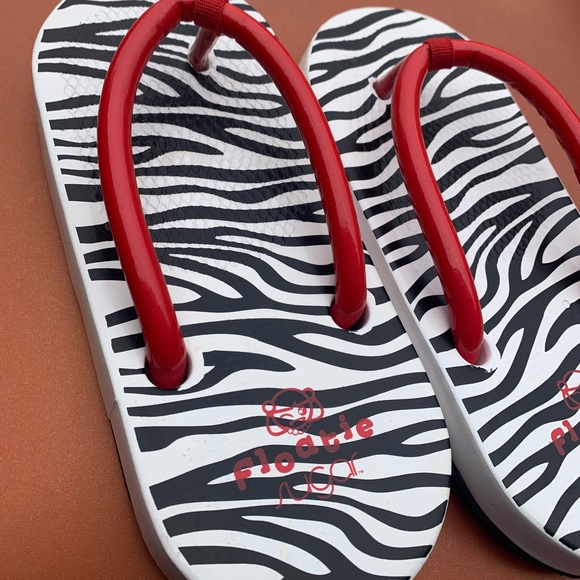 Sugar Other - SUGAR floatie zebra sandals